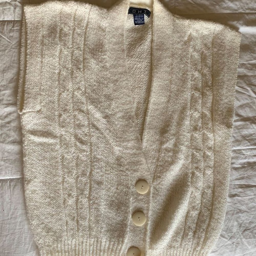 DHI Cardigan Sleeveless Sweater vest